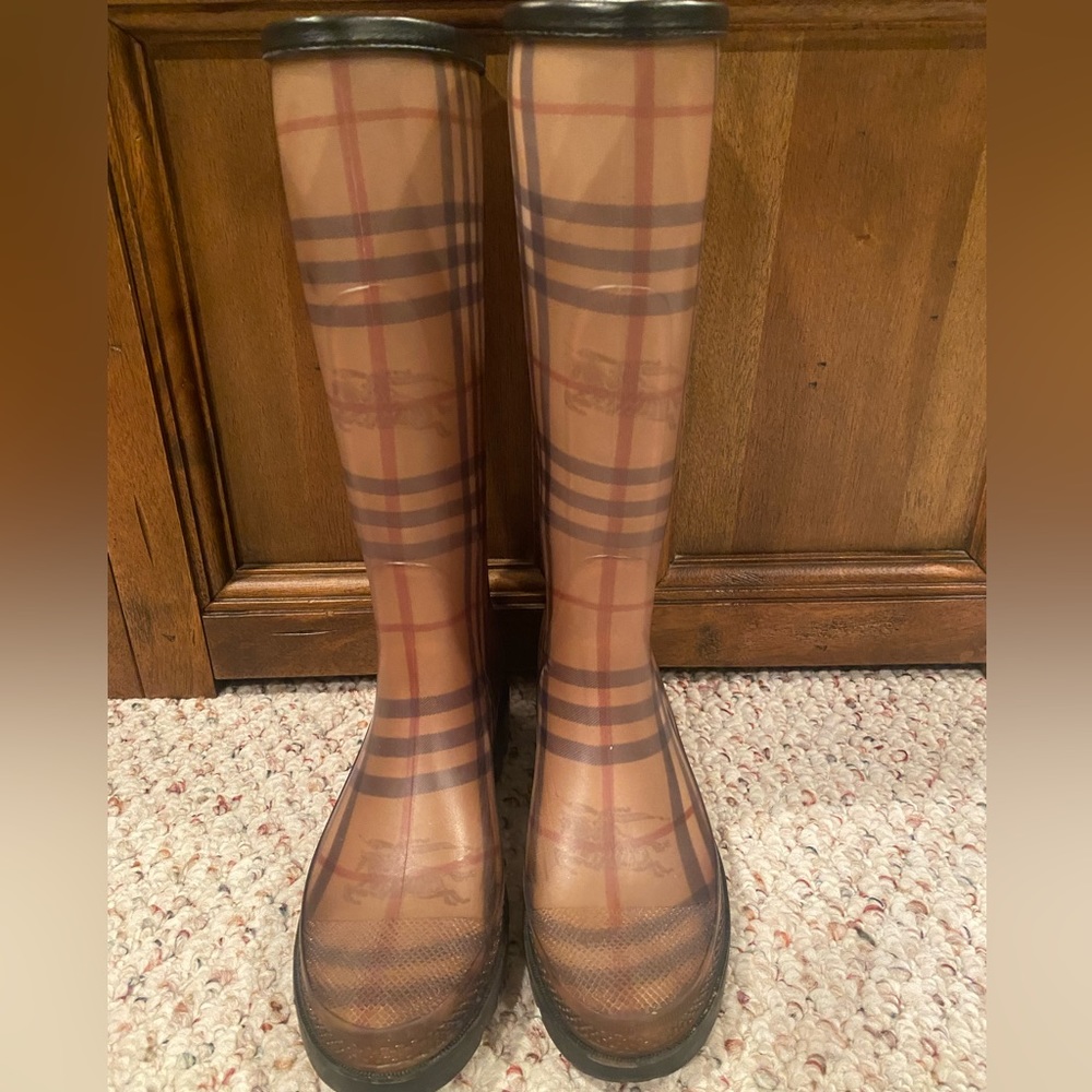 Burberry nova check rain boots